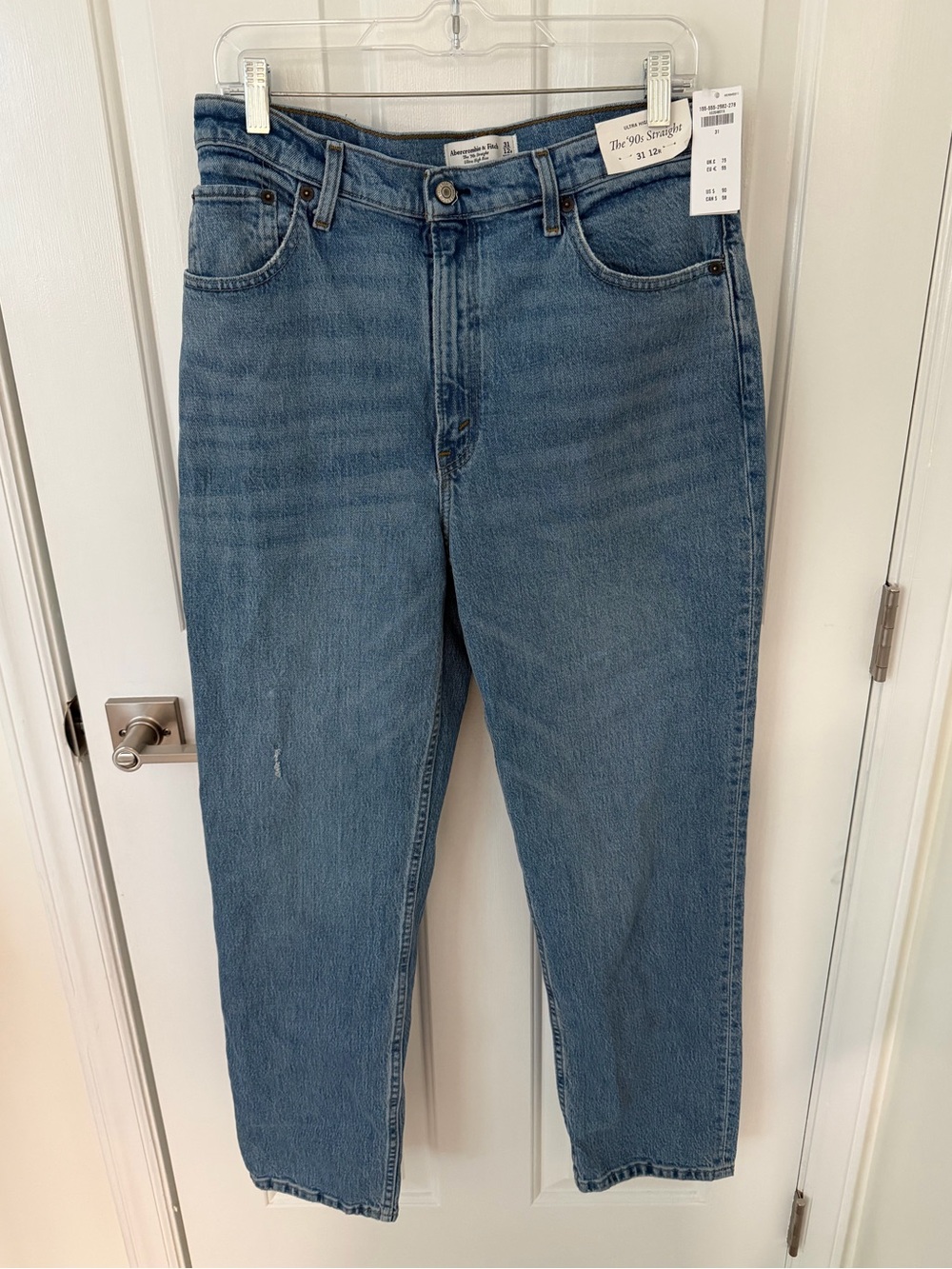 Abercrombie & Fitch 90s Straight Ultra High Rise Medium Wash Blue Jeans